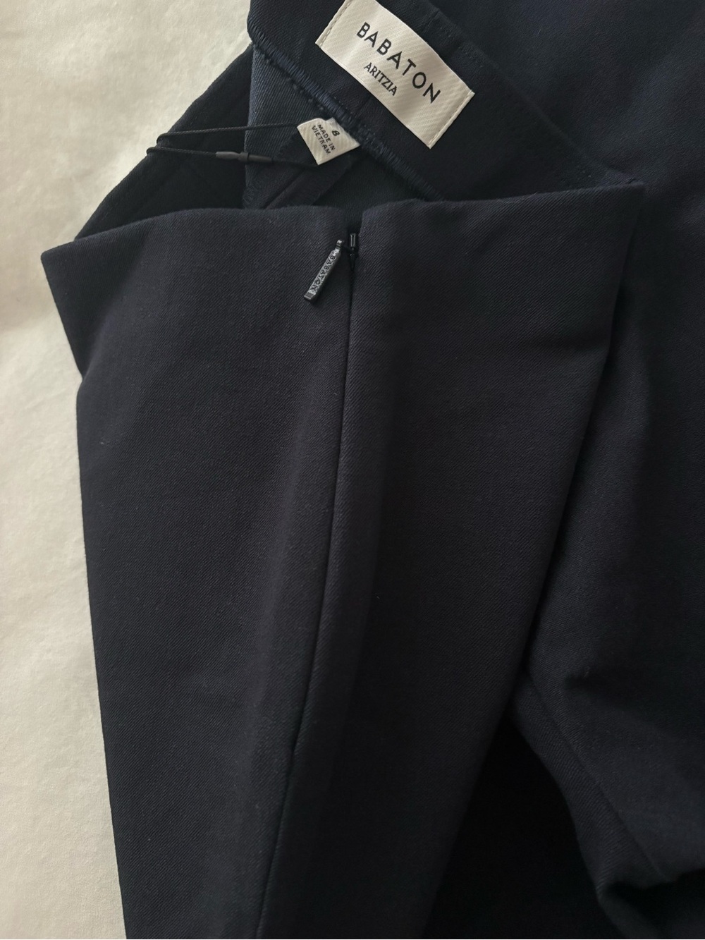 NWT Aritzia Babaton Skyline Capri Navy - Picture 10 of 12